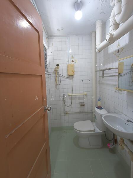 For Sale - 102 Woodlands Street 13