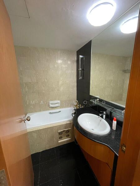 Master bedroom bathroom