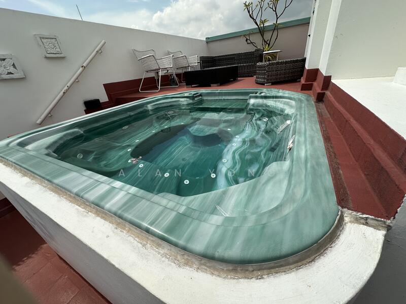 Rooftop Jacuzzi