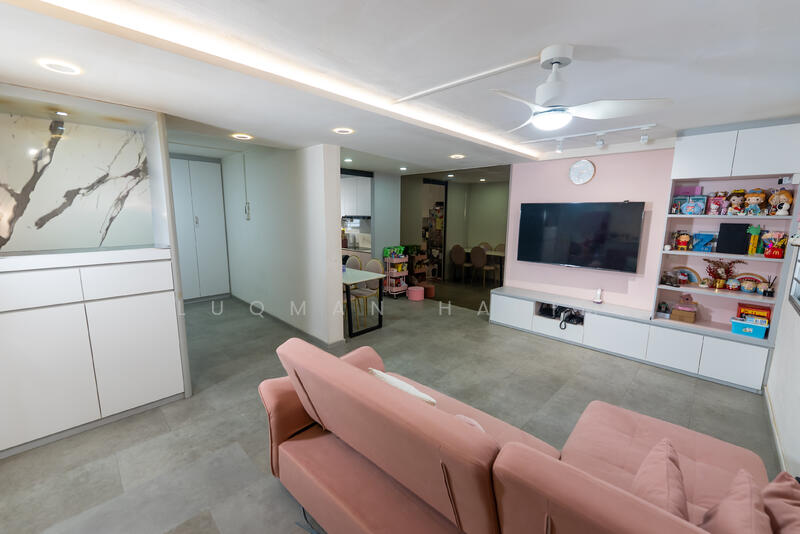 For Sale - 515 Hougang Avenue 10