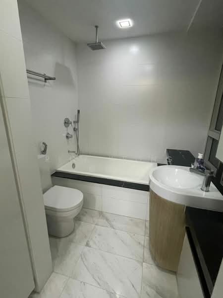 The Centris, 65 Jurong West Central 3, Room Rental, 200 sqft, Condominium For Rent, by Rick Yeong 杨祖耀, 60160059 - Bathroom - PropertyGuru.com.sg