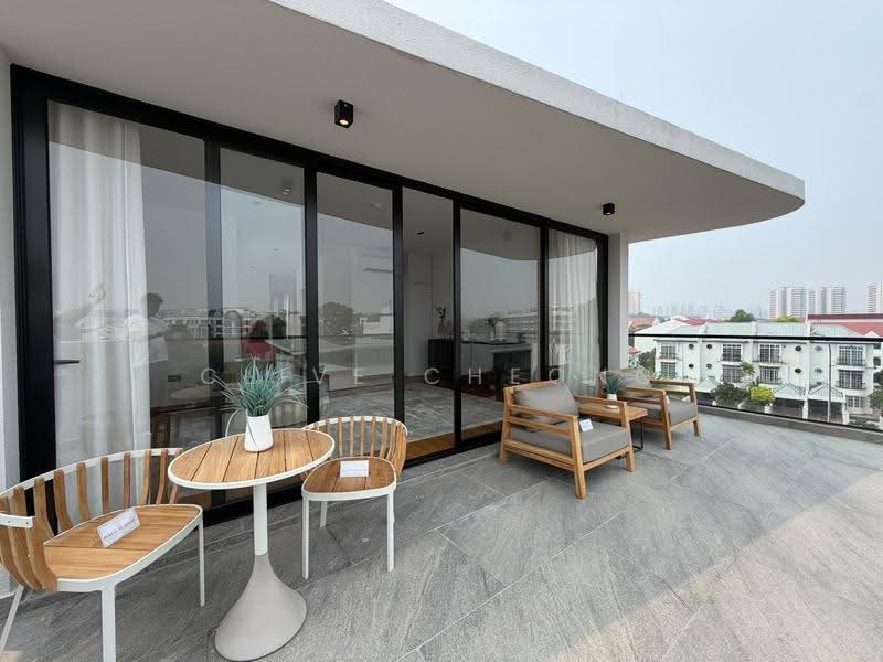 Siglap Road, East Coast / Marine Parade, 5 Bedrooms, 9,280 sqft, Detached House For Sale, by Clive Cheong, 60160067 - Living Room - PropertyGuru.com.sg