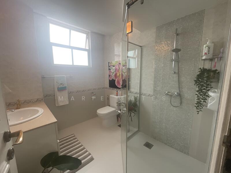 3 Renovated bathrooms