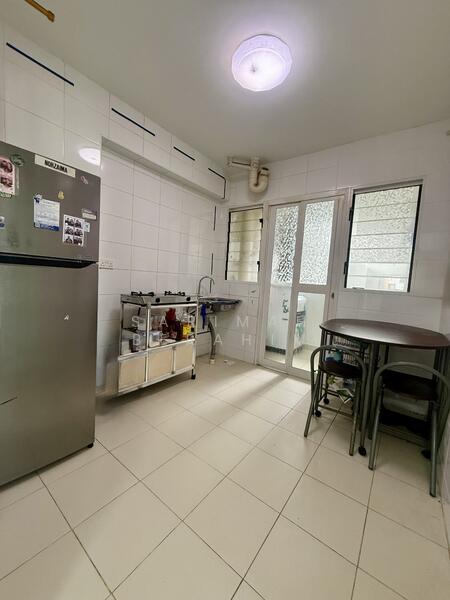 Spacious Kitchen