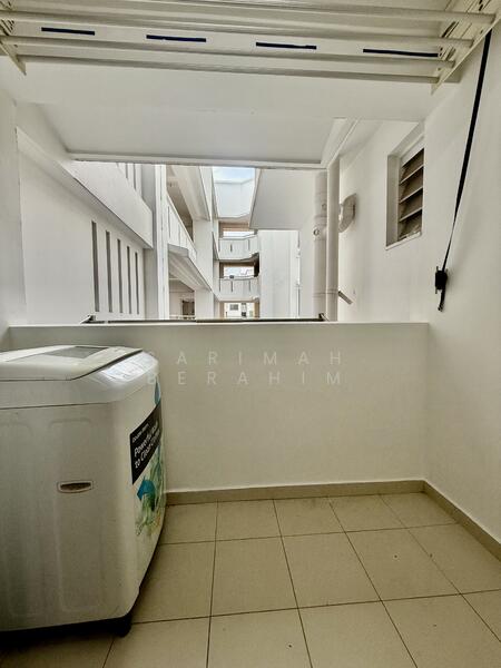 Service balcony