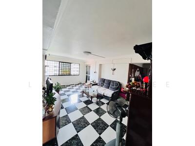 For Sale - 439 Hougang Avenue 8