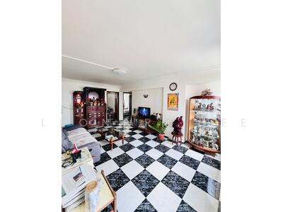 For Sale - 439 Hougang Avenue 8