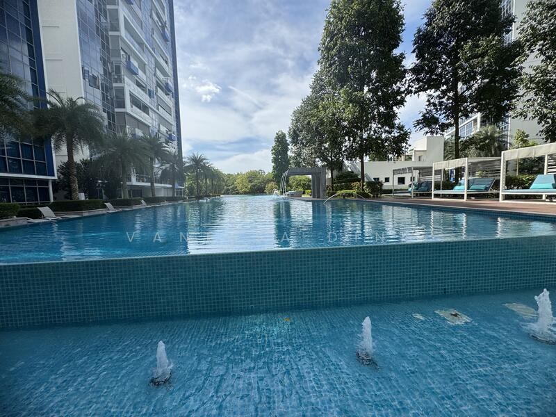 Infinity Pool