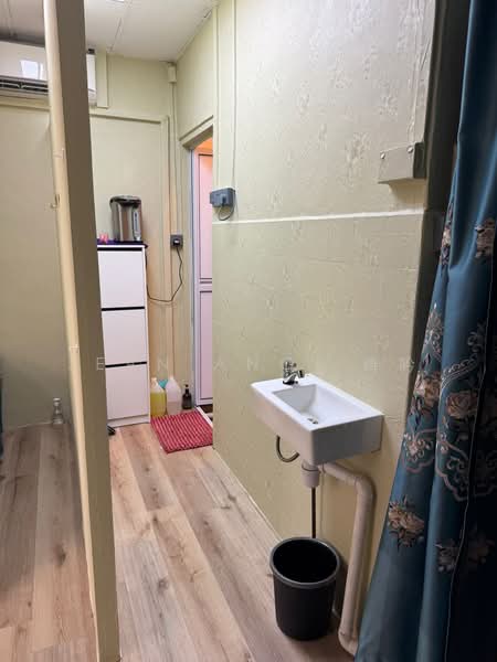 342 Jurong East st 31, , 300 sqft, Shop / Shophouse For Sale, by Jean Ang 诗吟, 60160634 - Bathroom - CommercialGuru.com.sg