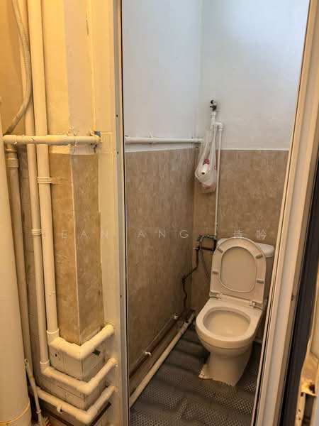 342 Jurong East st 31, , 300 sqft, Shop / Shophouse For Sale, by Jean Ang 诗吟, 60160634 - Bathroom - CommercialGuru.com.sg