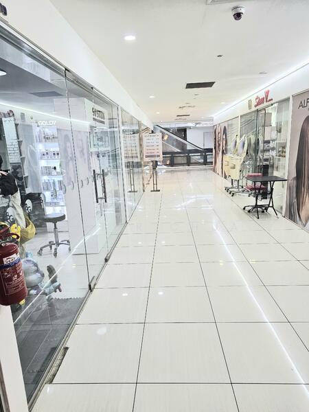 Bugis Cube, 470 North Bridge Road, Beach Road / Bugis / Rochor, 355 sqft, Mall Shop For Sale, by Peter Chua, 60160728 - Corridor - CommercialGuru.com.sg