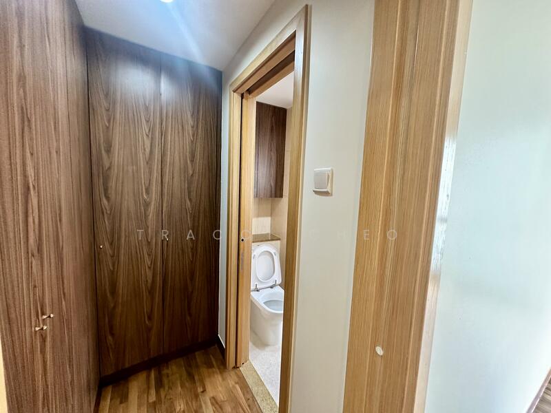 Walk-in wardrobe 