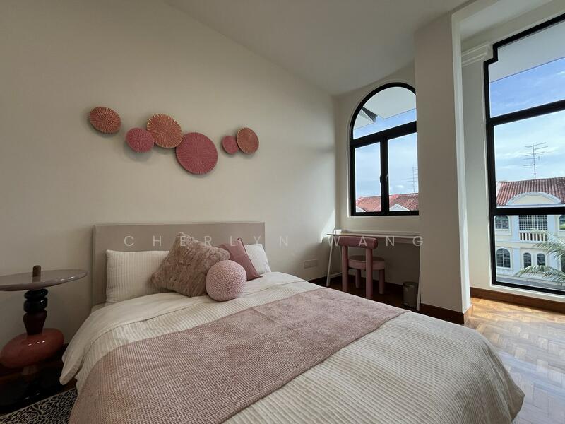 Common Bedroom $1800