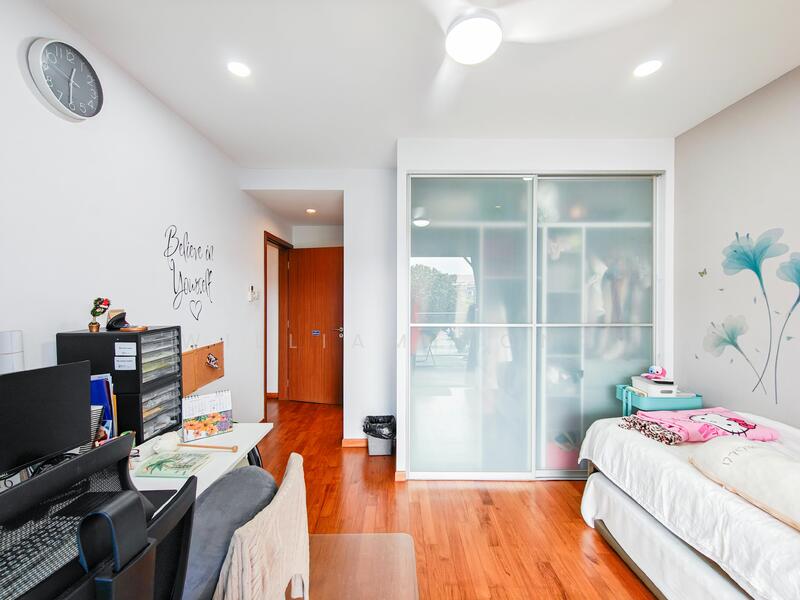 For Sale - $1,1xx PSF. 3.5 Storey Cluster House @ Lange 28, Kovan