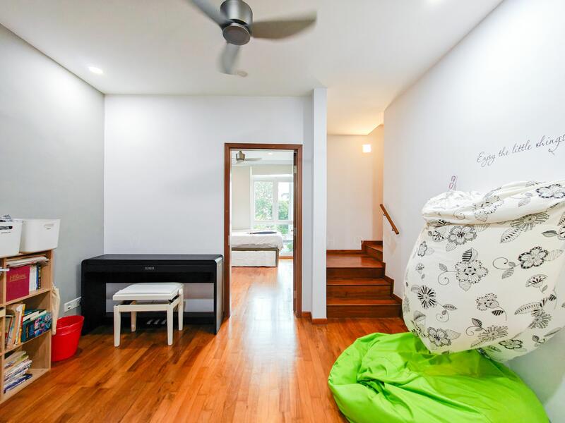 For Sale - $1,1xx PSF. 3.5 Storey Cluster House @ Lange 28, Kovan