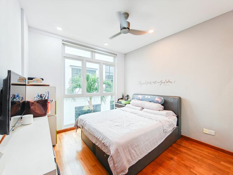 For Sale - $1,1xx PSF. 3.5 Storey Cluster House @ Lange 28, Kovan