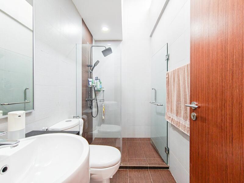 For Sale - $1,1xx PSF. 3.5 Storey Cluster House @ Lange 28, Kovan