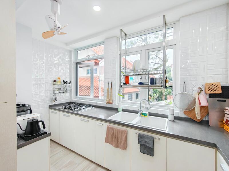 For Sale - $1,1xx PSF. 3.5 Storey Cluster House @ Lange 28, Kovan