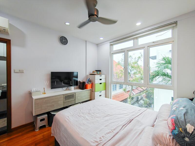 For Sale - $1,1xx PSF. 3.5 Storey Cluster House @ Lange 28, Kovan