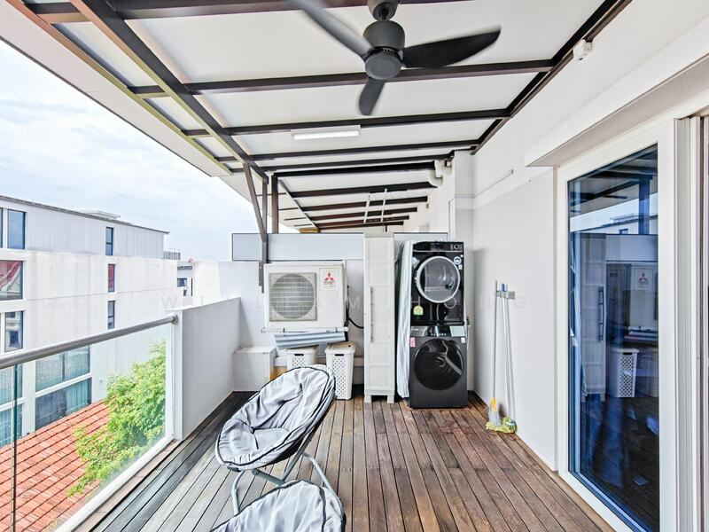 For Sale - $1,1xx PSF. 3.5 Storey Cluster House @ Lange 28, Kovan