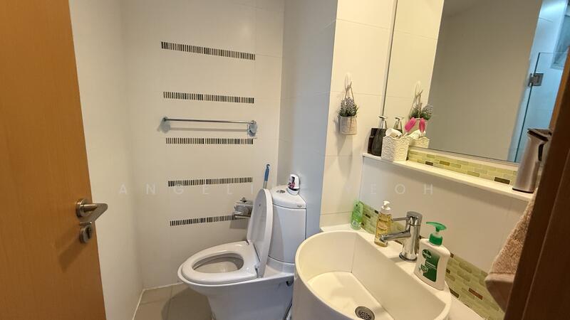 The Quartz, 51 Compassvale Bow, 3 Bedrooms, 1,195 sqft, Condominium For Rent, by Angeline Yeoh, 60160869 - Bathroom - PropertyGuru.com.sg
