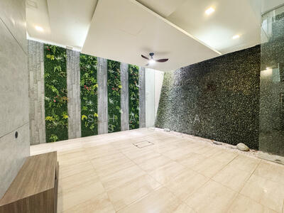 For Sale - ❤️ 3.5 Storey FREEHOLD Inter-Terrace in The Heart of Orchard