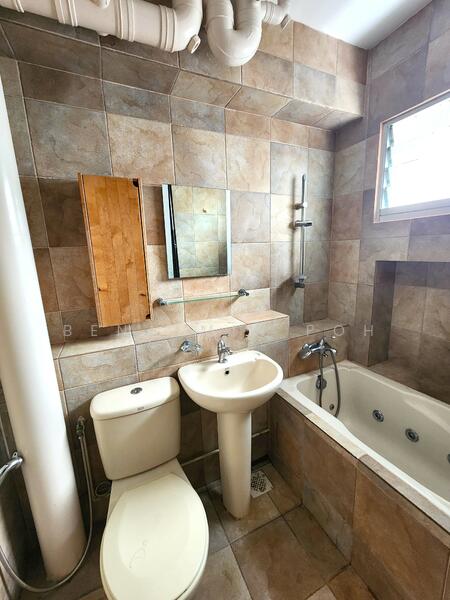 Master Toilet