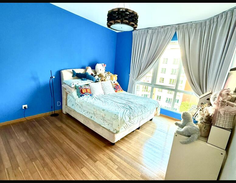  spacious Master room (unblock poolview)