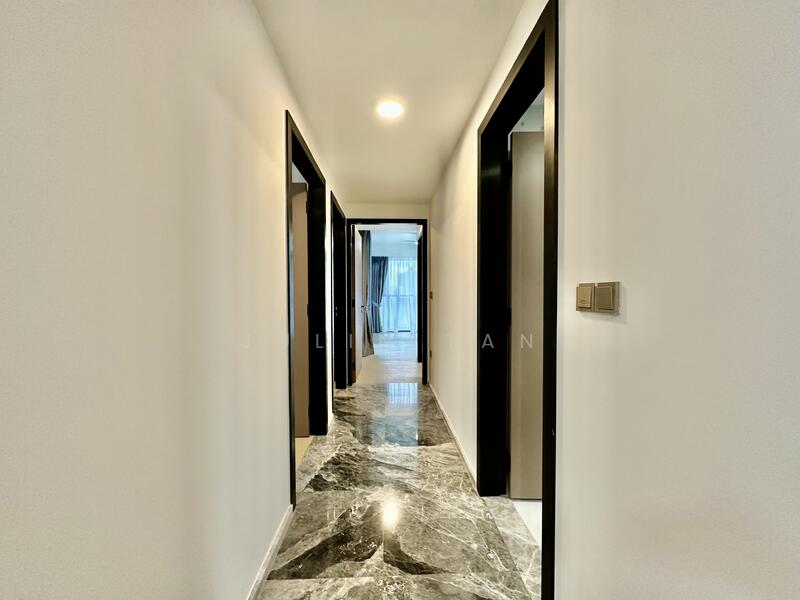 One Bernam, 1 Bernam Street, 3 Bedrooms, 1,421 sqft, Condominium For Rent, by Julin Tan, 60161134 - Corridor - PropertyGuru.com.sg