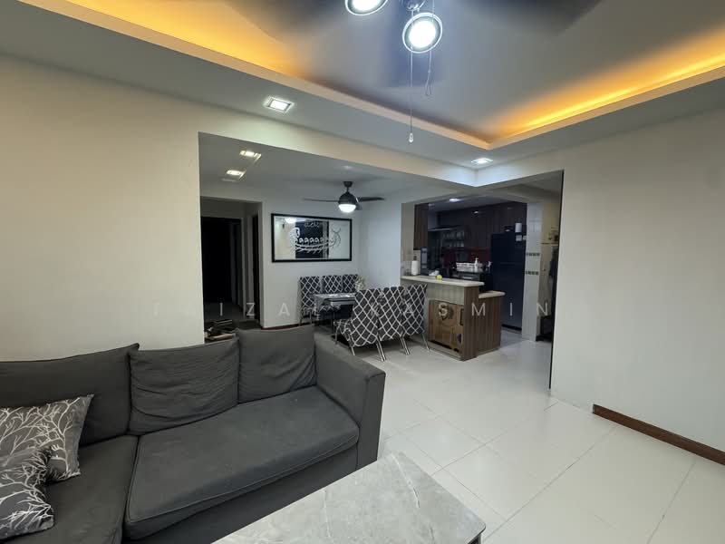 449 Yishun Ring Road, 449 Yishun Ring Road, 3 Bedrooms, 990 sqft, HDB Flat For Sale, by Faizal Kasmin, 60161140 - Living Room - PropertyGuru.com.sg