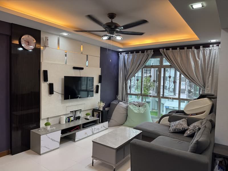 449 Yishun Ring Road, 449 Yishun Ring Road, 3 Bedrooms, 990 sqft, HDB Flat For Sale, by Faizal Kasmin, 60161140 - Living Room - PropertyGuru.com.sg