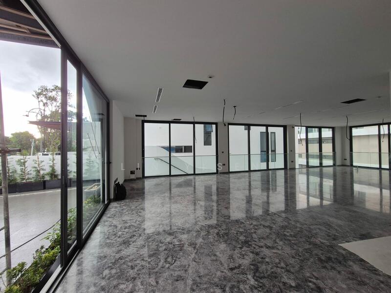 Bright Spacious Living!