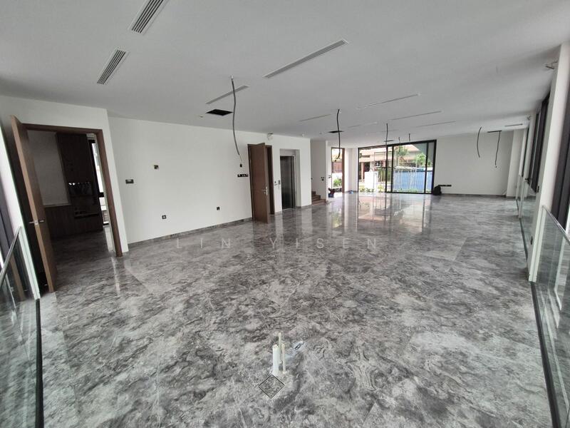 Bright Spacious Living!