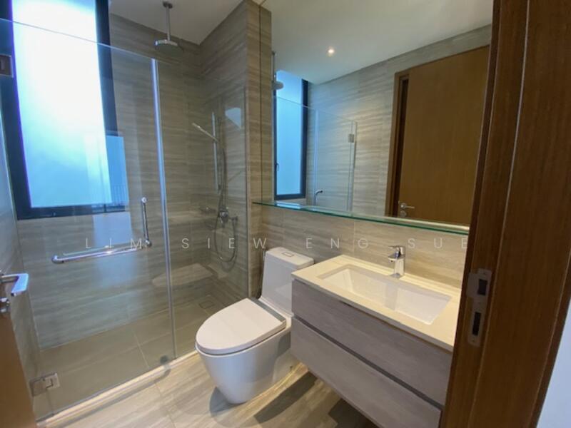 2nd floor - Common Bathroom 
