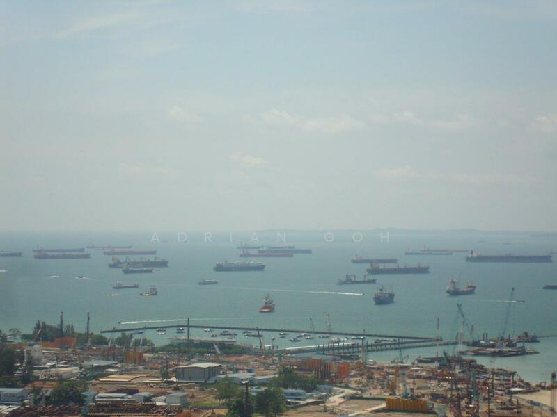 INTERNATIONAL PLAZA Sea View