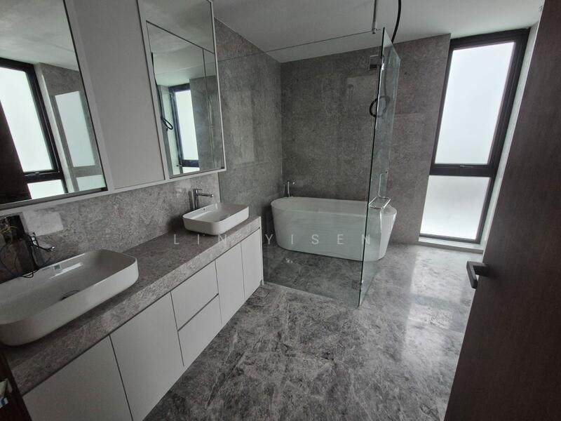 Master Junior Bathroom