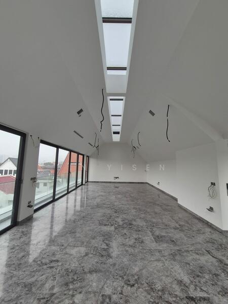 Natural Sky Light Living