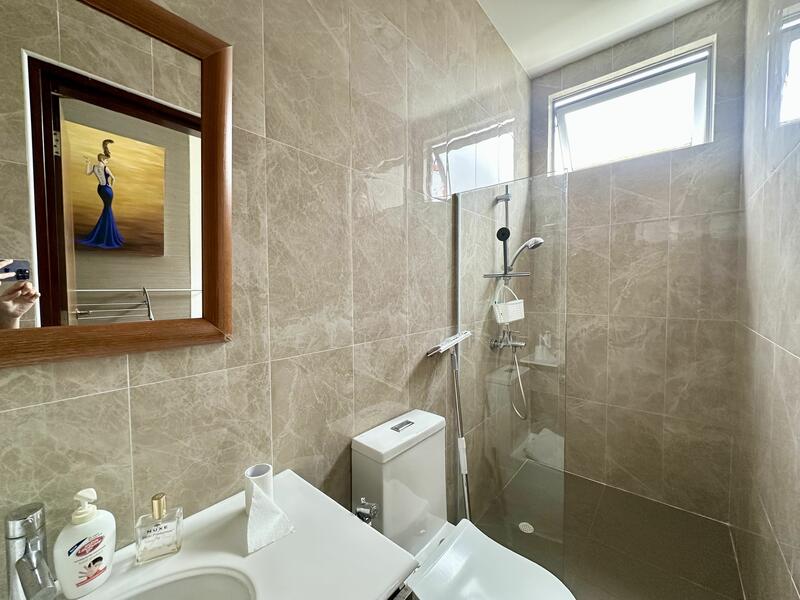 For Rent - Super Cheap ensuite and spacious bedroom in Terrace house for rent!!
