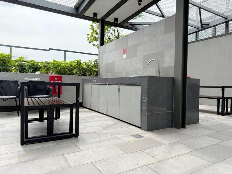 2 BBQ Pits at Roof Terrace