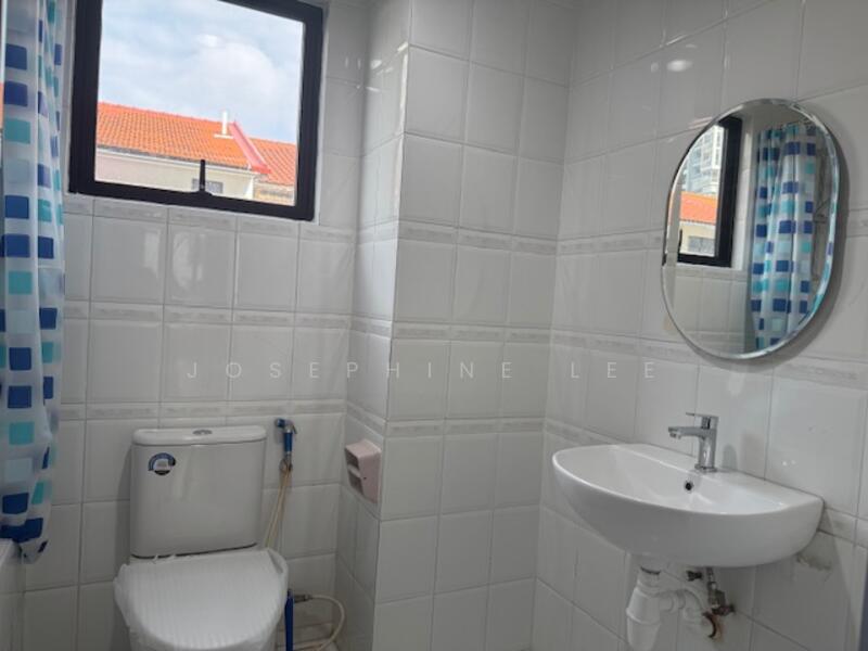 Master ensuite bathroom