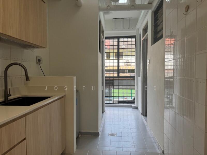 Kitchen yard, Helper's Room + WC