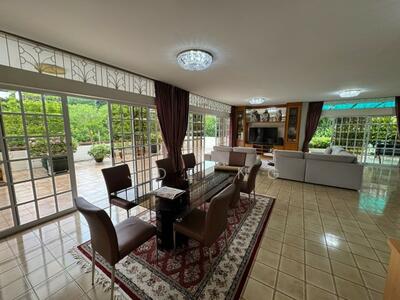 For Sale - White House Park