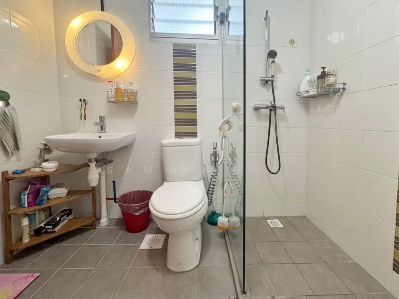 Master-Bathroom