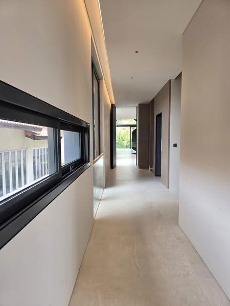⭐️⭐️LANDED7772@BRAND NEW DETACHED WALK TO MRT, Sea Breeze Ave, Guan Soon Road, Upper Changi Road, Harvey Ave, Bedok / Upper East Coast, 6 Bedrooms, 10,300 sqft, Bungalow House For Sale, by K L Goh, 60161816 - Corridor - PropertyGuru.com.sg