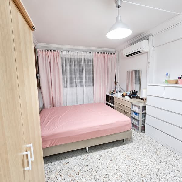 539 Ang Mo Kio Avenue 10, 539 Ang Mo Kio Avenue 10, 3 Bedrooms, 1,270 sqft, HDB Flat For Sale, by Ethel Dioquino, 60162018 - Bedroom - PropertyGuru.com.sg