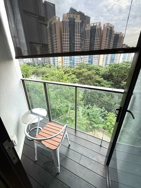 The Crest, 101 Prince Charles Crescent, Room Rental, 180 sqft, Condominium For Rent, by Sean Ong, 60162100 - Balcony - PropertyGuru.com.sg