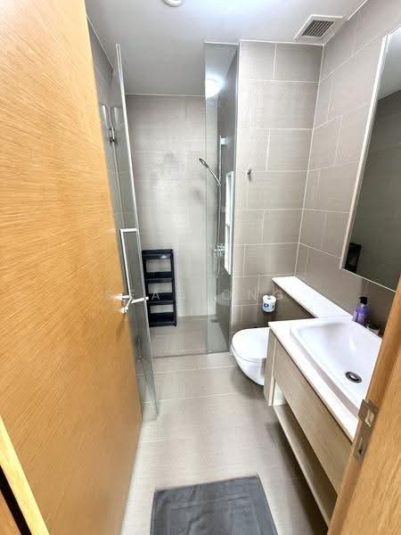 The Crest, 101 Prince Charles Crescent, Alexandra / Commonwealth, Room Rental, 180 sqft, Condominium For Rent, by Sean Ong, 60162100 - Bathroom - PropertyGuru.com.sg