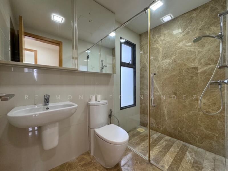 Bedroom 2 Bathroom