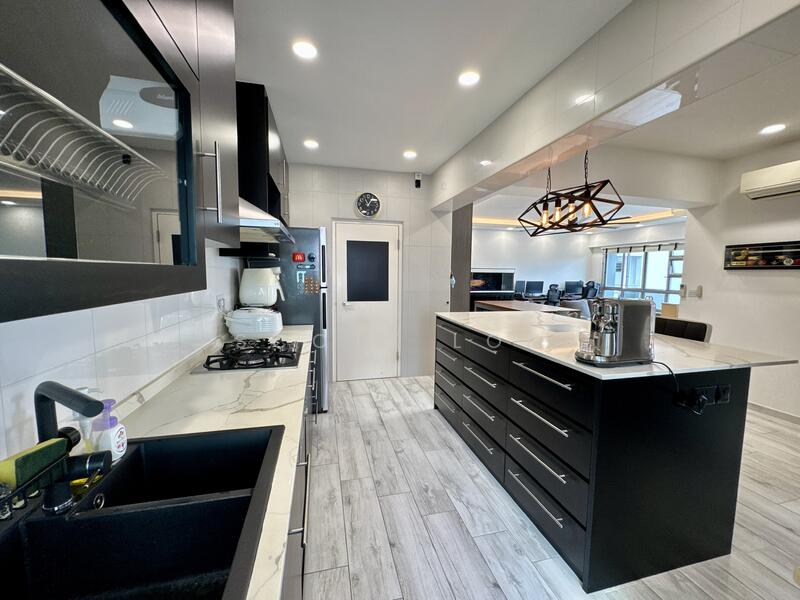 Kitchen & Home Shelter