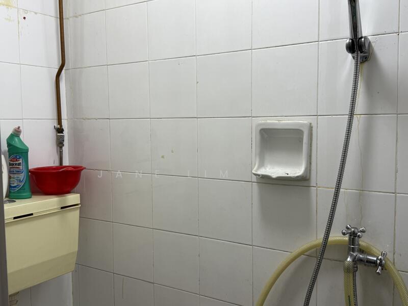 Helper's toilet